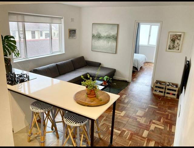 1 BEDROOM PROPERTY TO RENT IN SEA POINT